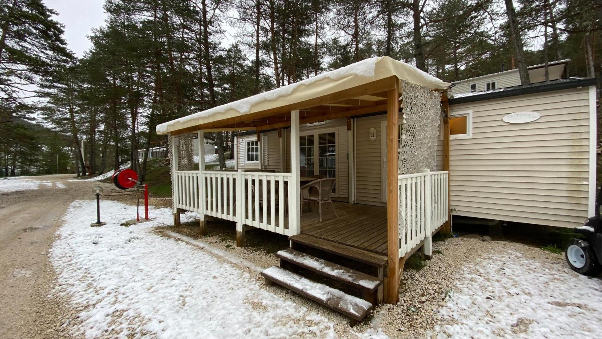 Mobilhome Comfort A La Montagne Saint-Auban  Luaran gambar